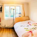 Double Bedrooms, Close To Tube Stations