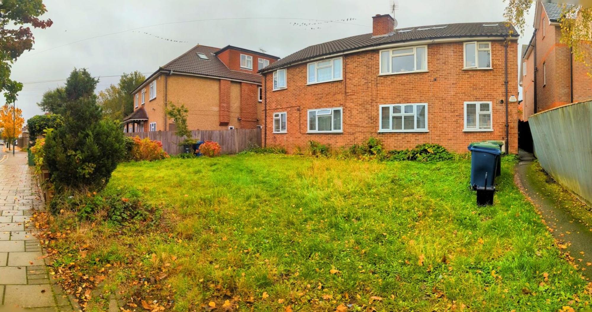 Double Bedrooms, Close To Tube Stations *