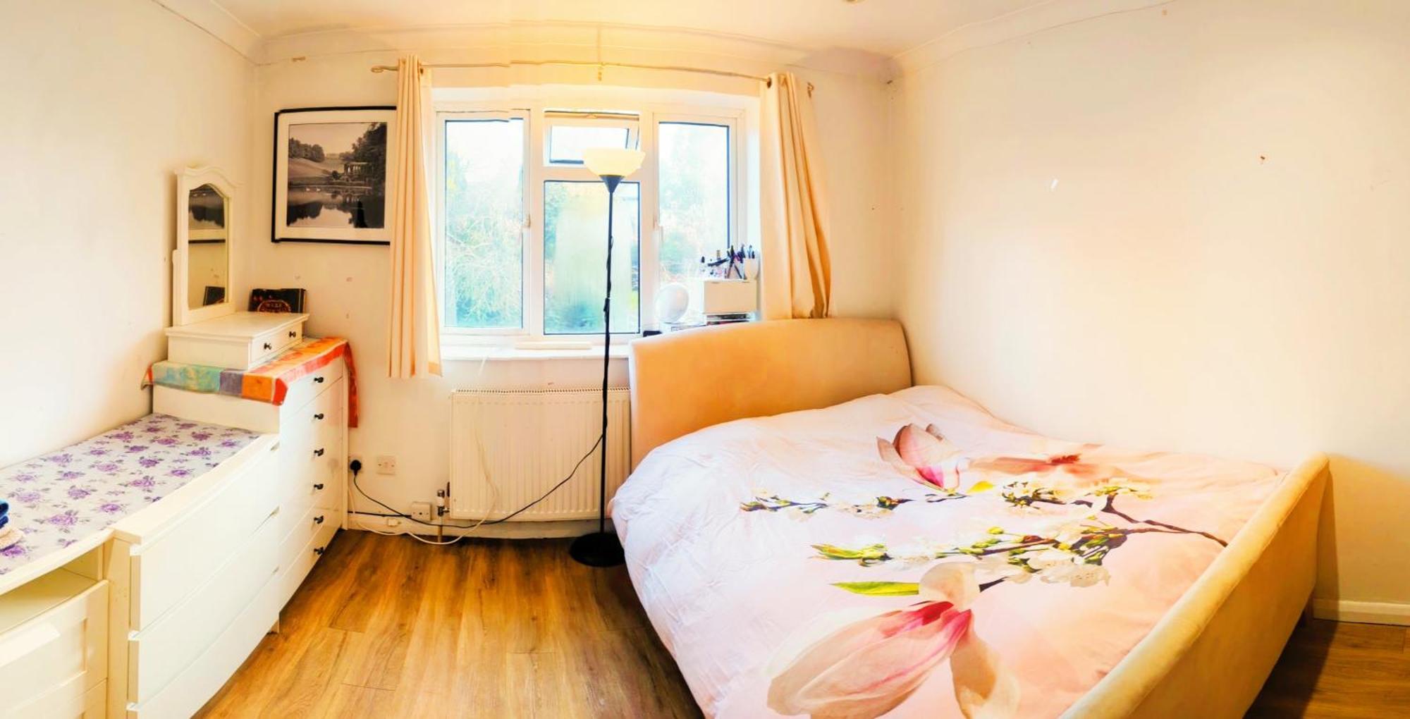 Double Bedrooms, Close To Tube Stations * Londra